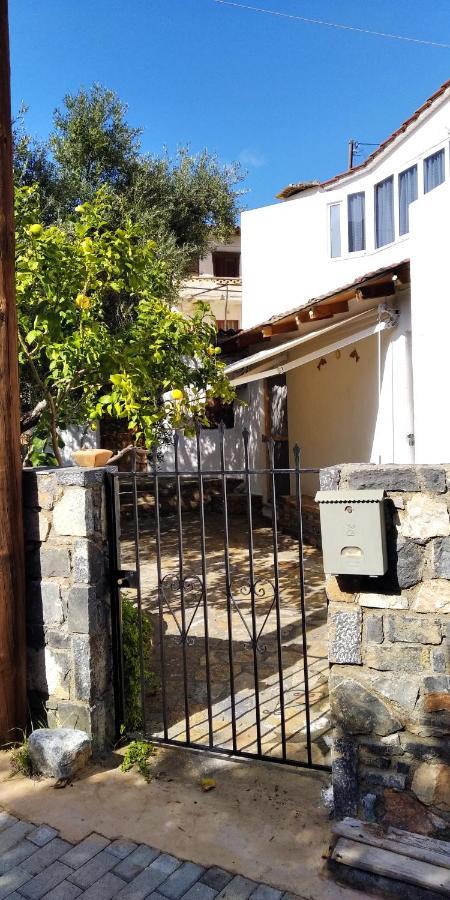 Traditional House In Elounda Exteriör bild